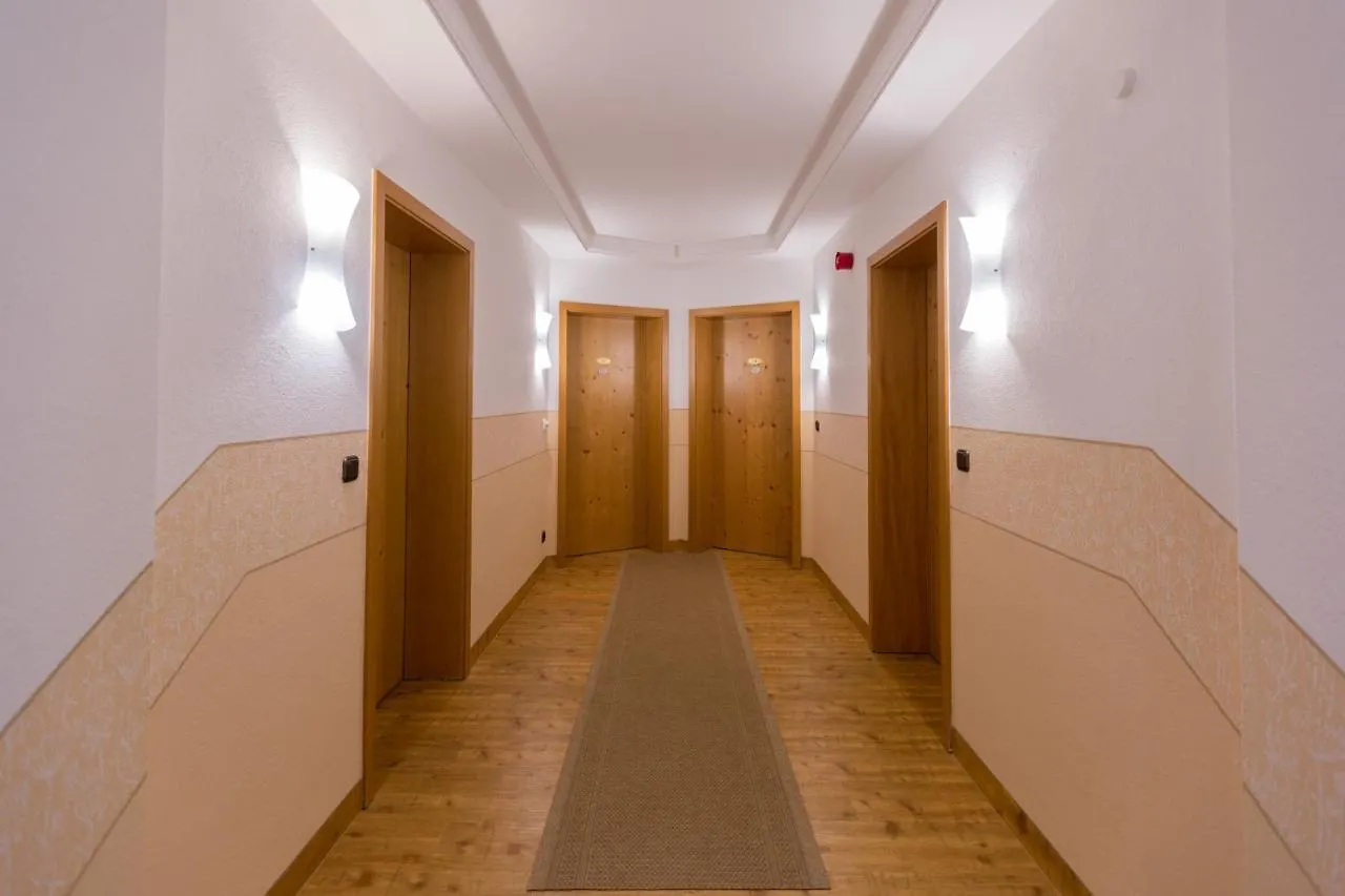 Отель Fraenkischer Hof Рехау 3*,